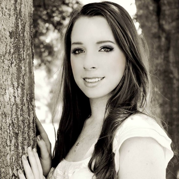 Meet your Posher, Anna - Picture 1 of 1